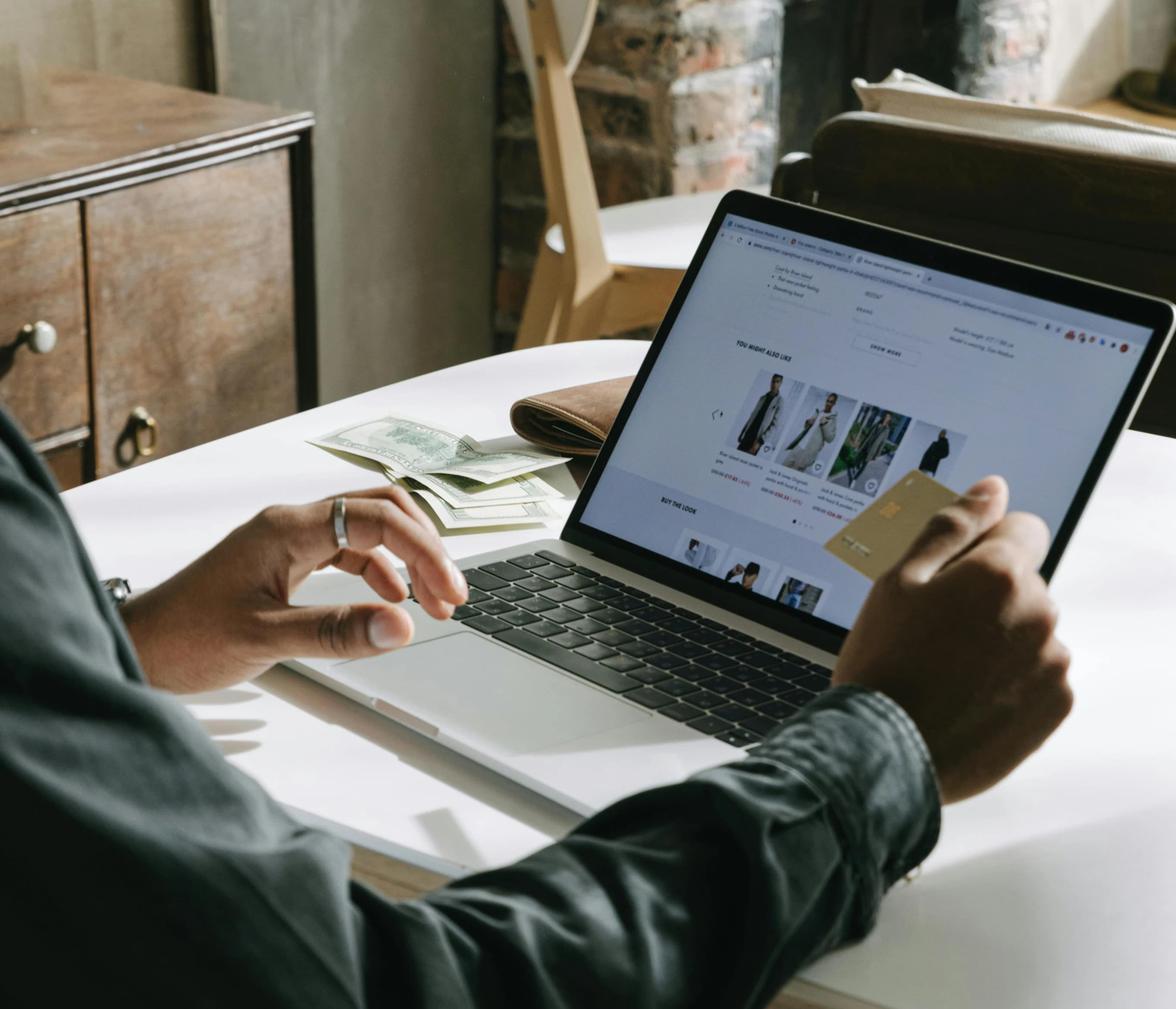 How the Loyallyst + KeyCRM integration works